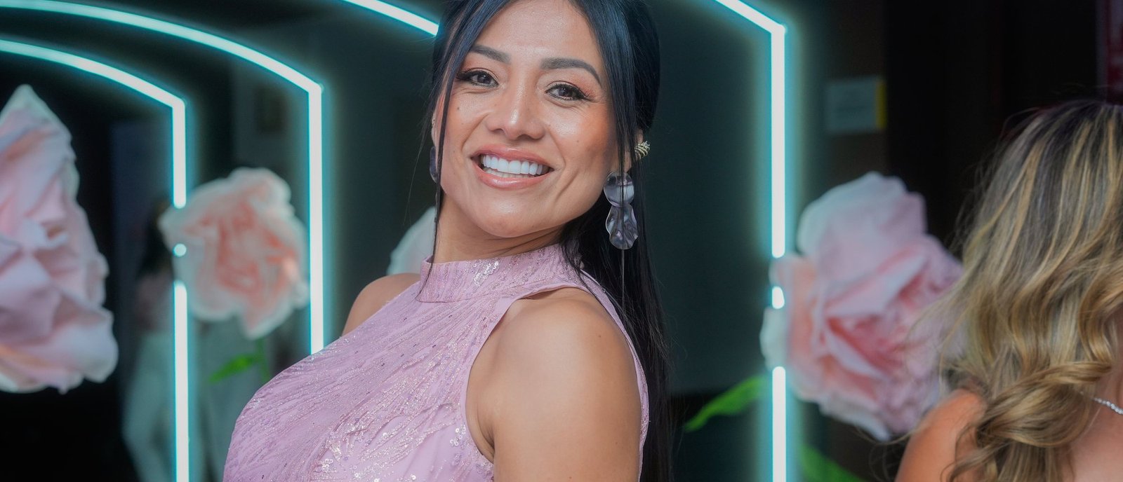 Andrea Toapanta en un evento de Kérastase